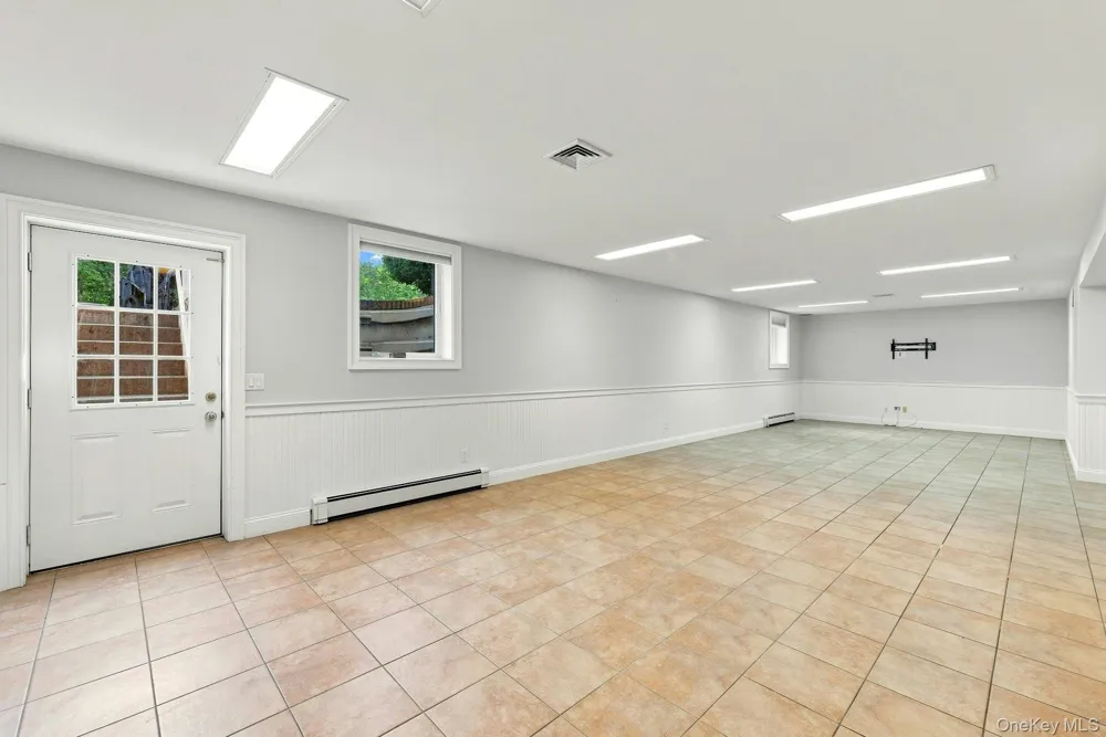 28 Spruce Street Selden, NY 11784