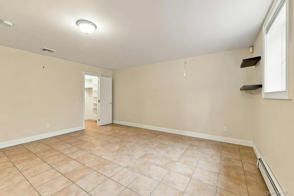28 Spruce Street Selden, NY 11784