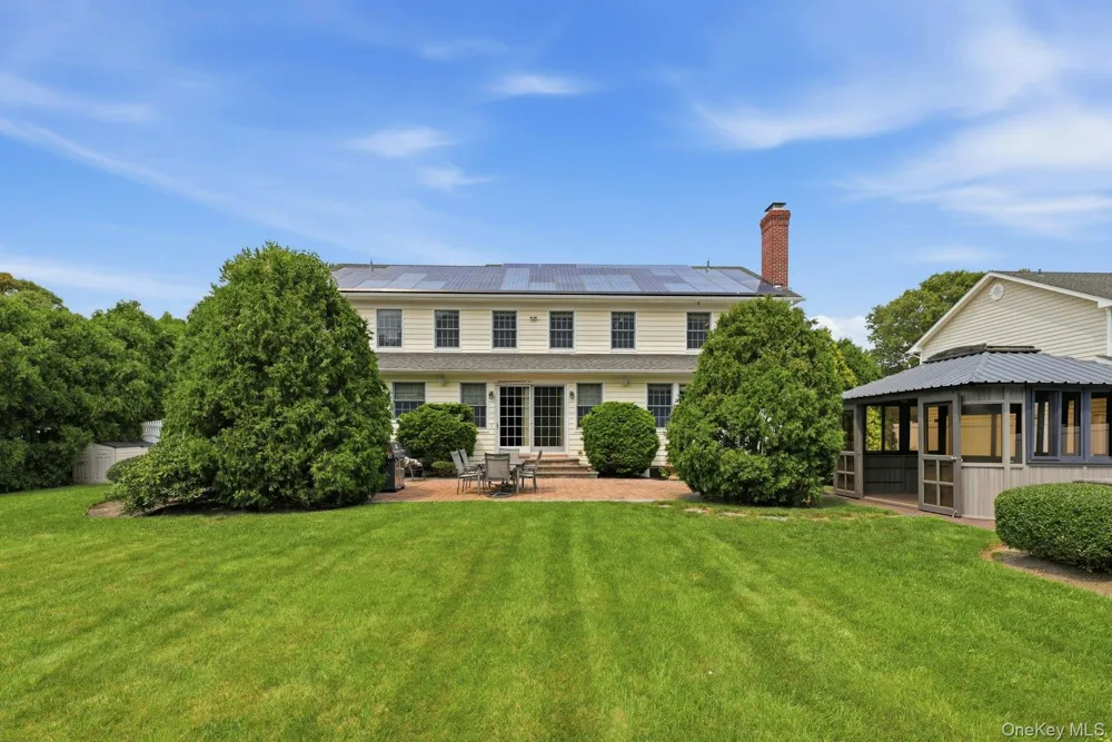 28 Spruce Street Selden, NY 11784