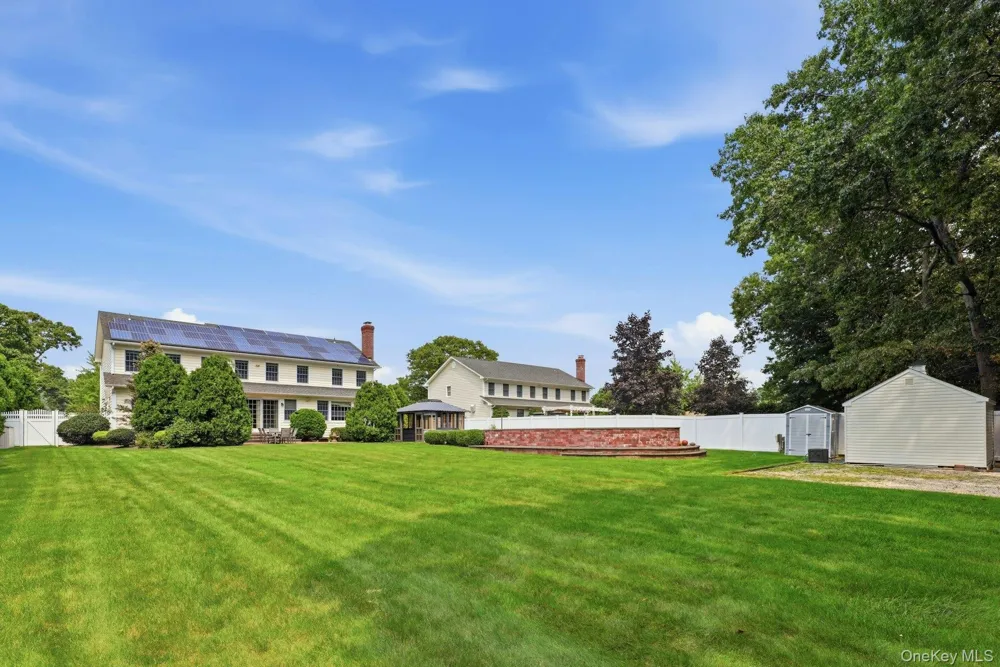 28 Spruce Street Selden, NY 11784