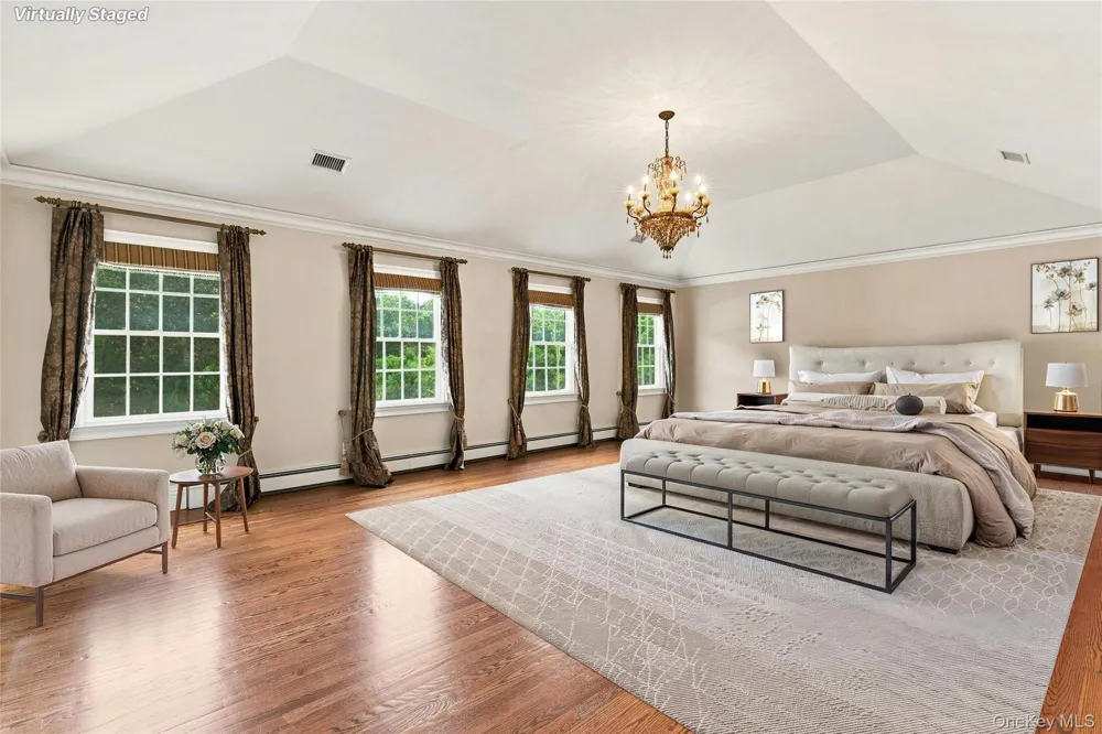 28 Spruce Street Selden, NY 11784
