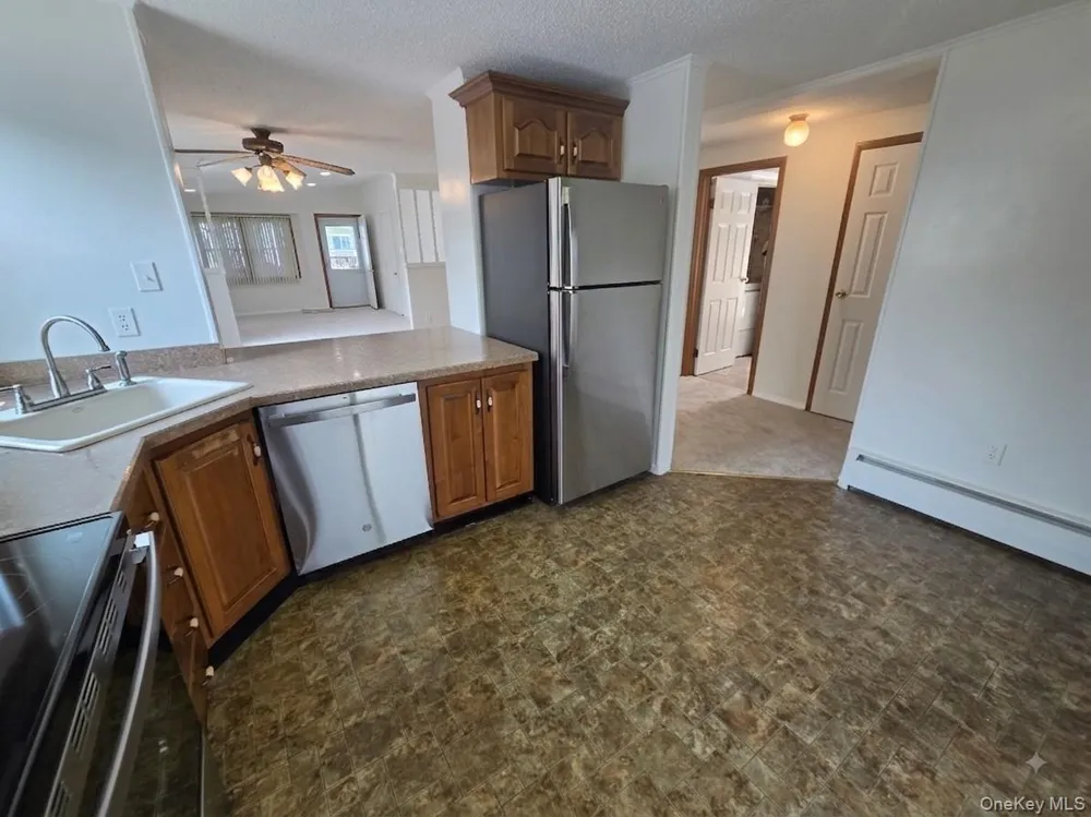 162 Village Circle W Manorville, NY 11949