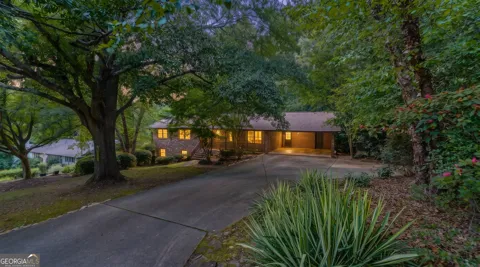 759 Riverhill DR
