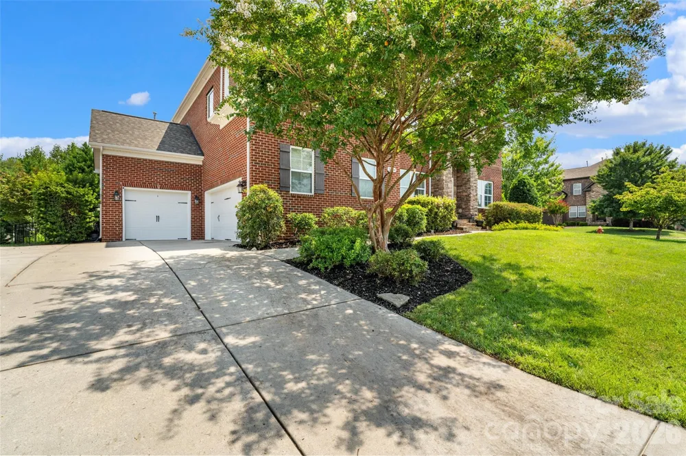 2604 Mchanna Point Tega Cay, SC 29708
