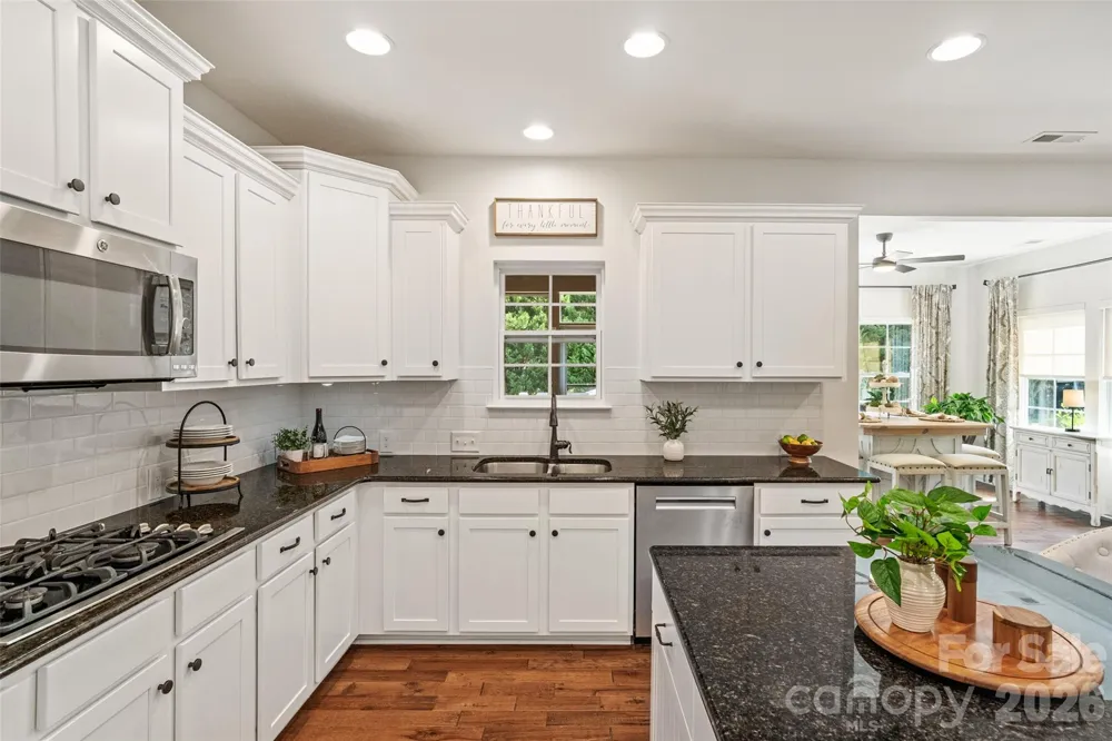 2604 Mchanna Point Tega Cay, SC 29708