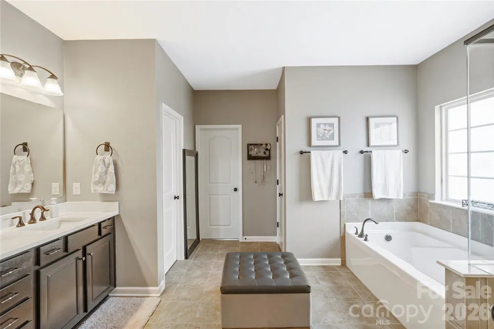 2604 Mchanna Point Tega Cay, SC 29708