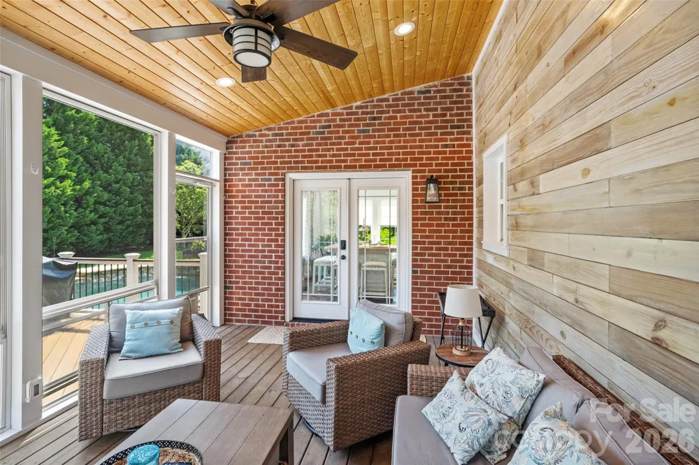 2604 Mchanna Point Tega Cay, SC 29708