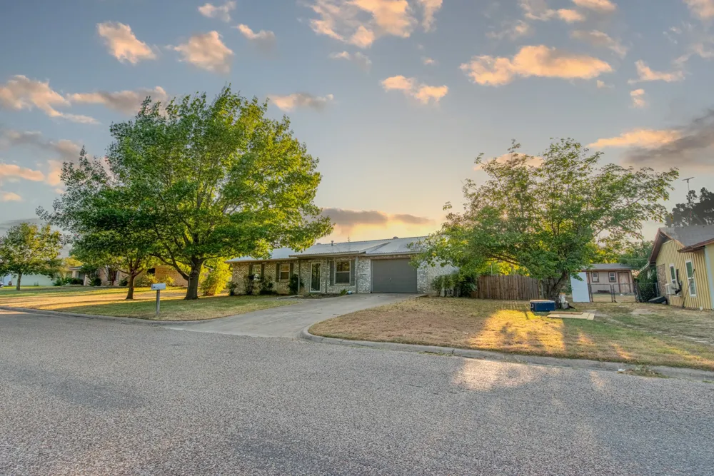 510 S Williams Street Hamilton, TX 76531