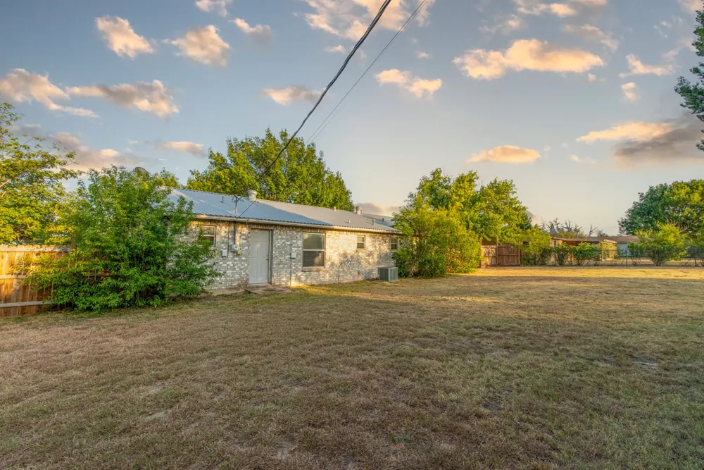 510 S Williams Street Hamilton, TX 76531