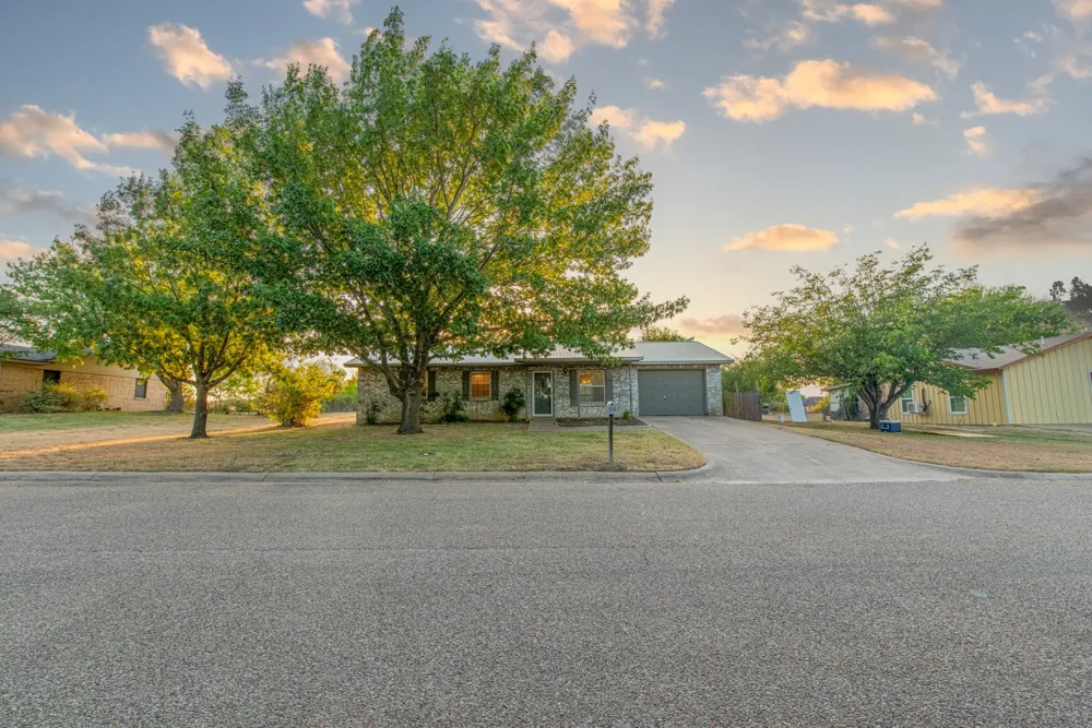 510 S Williams Street Hamilton, TX 76531