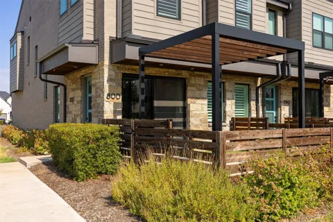 800 Bandera Court