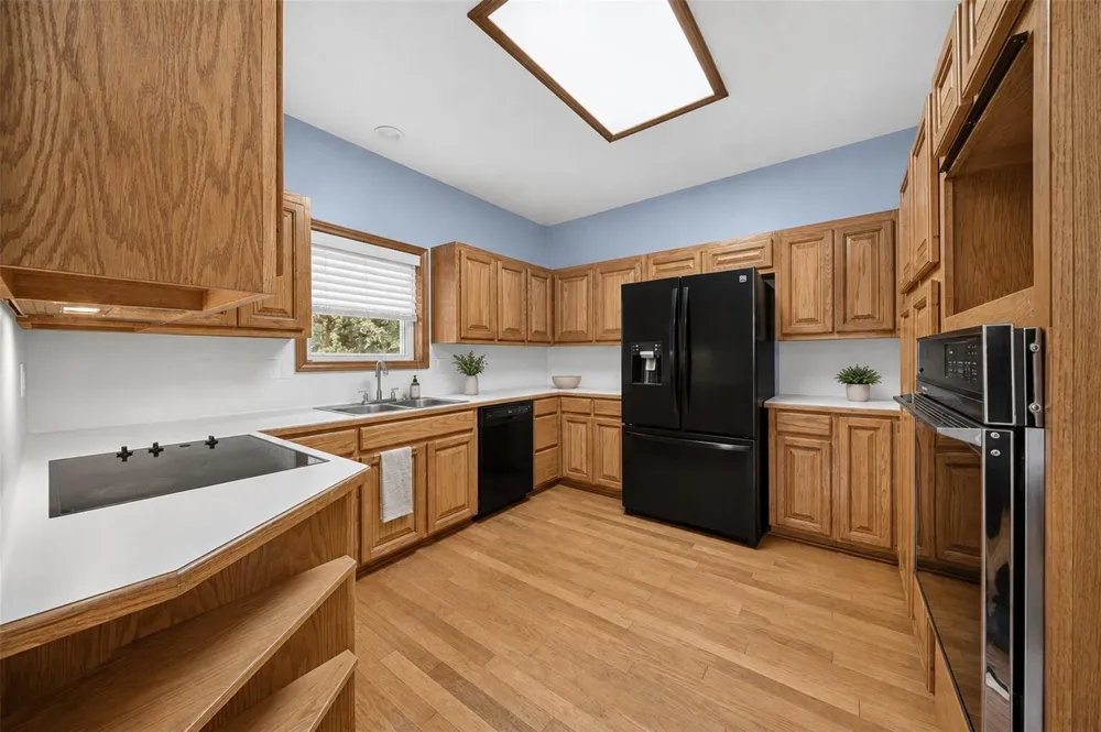 822 Sentinel Oaks Pinehurst, TX 77362