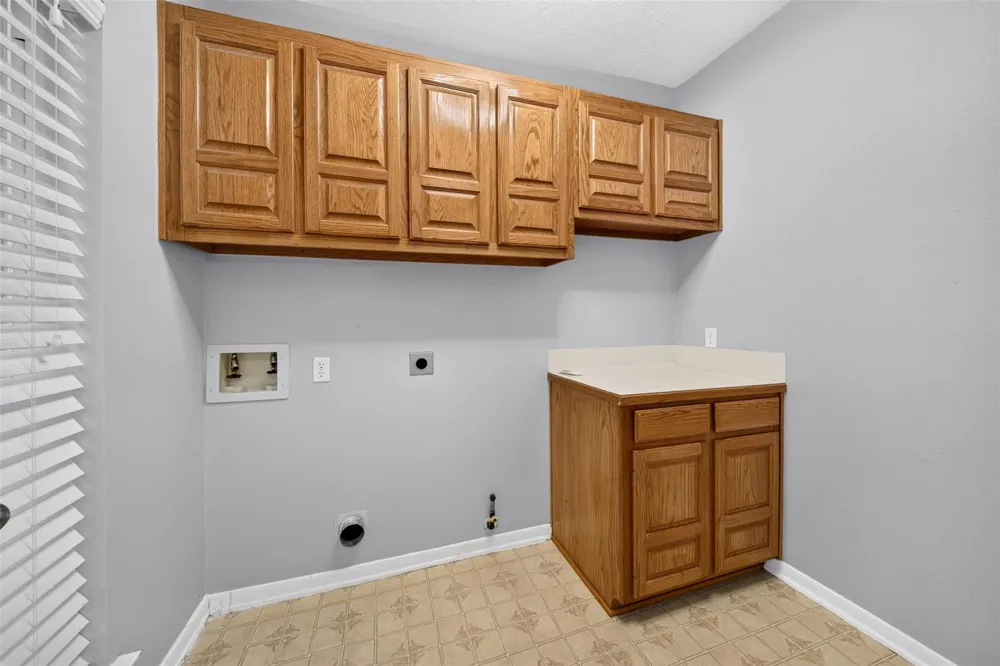 822 Sentinel Oaks Pinehurst, TX 77362