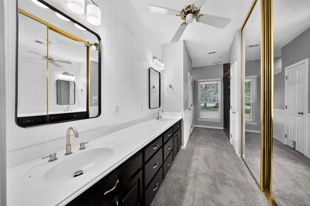 822 Sentinel Oaks Pinehurst, TX 77362