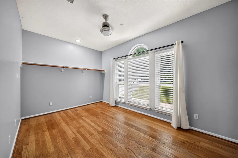822 Sentinel Oaks Pinehurst, TX 77362