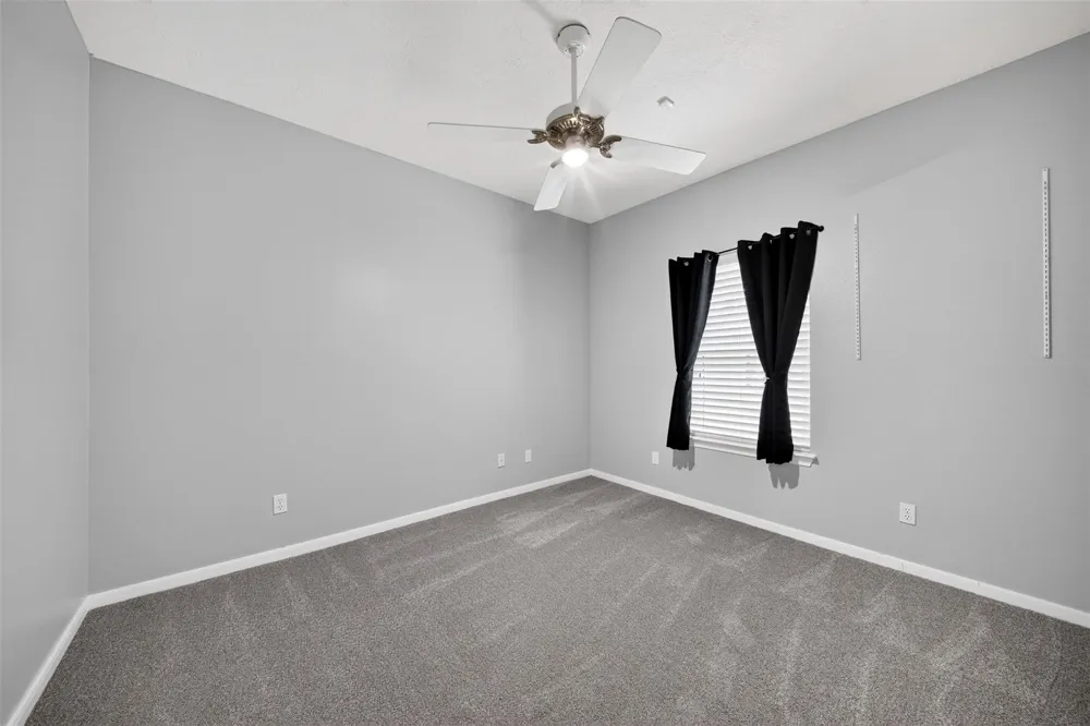 822 Sentinel Oaks Pinehurst, TX 77362