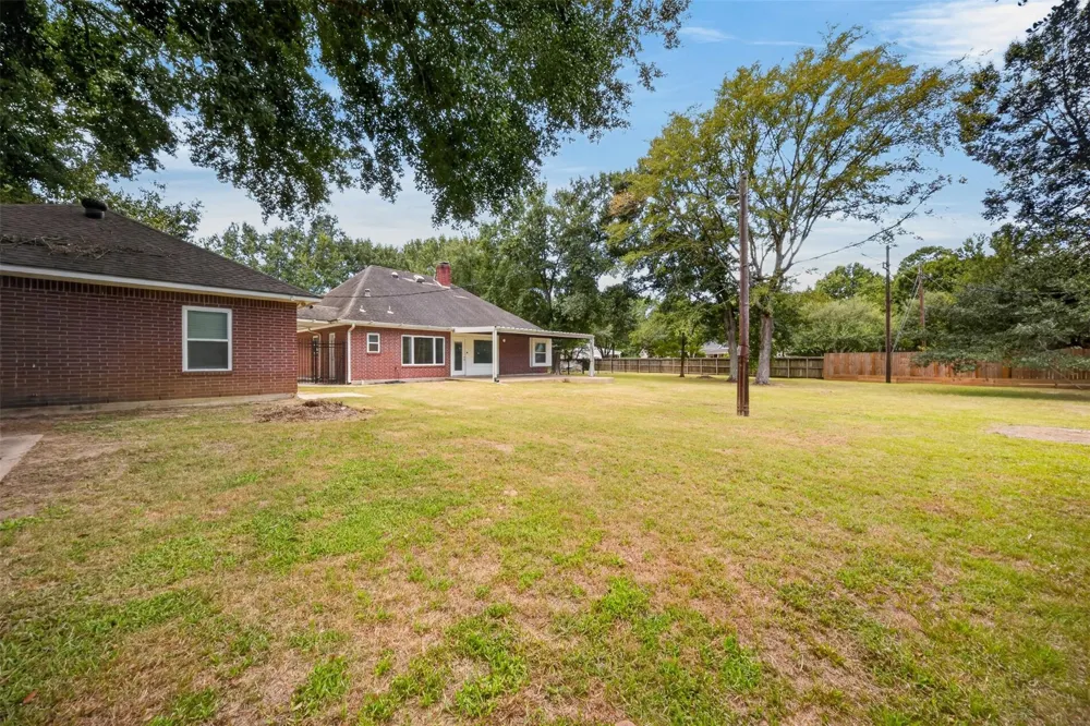 822 Sentinel Oaks Pinehurst, TX 77362
