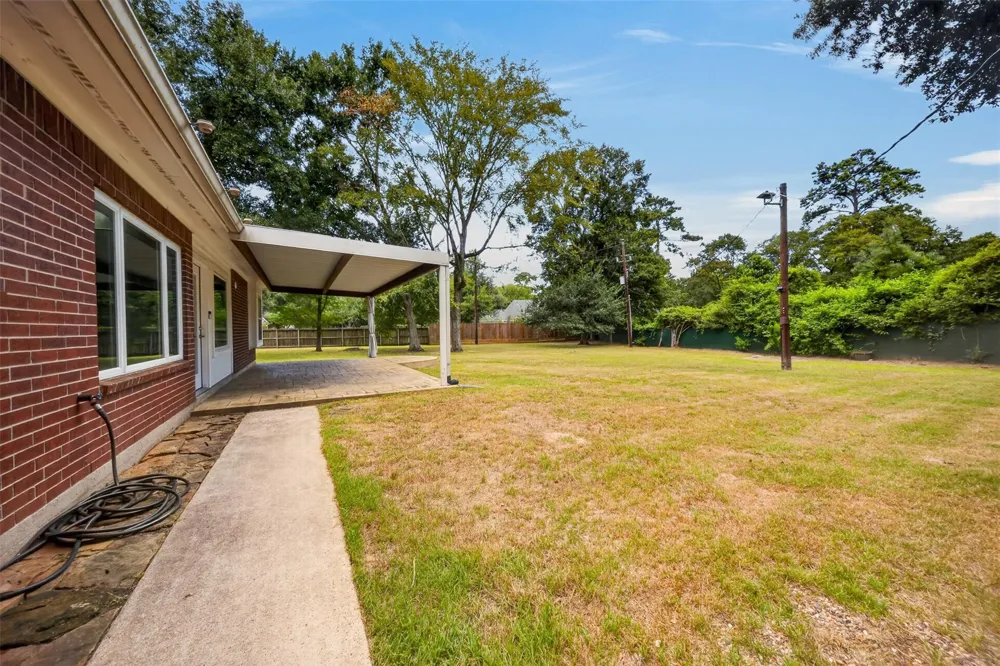 822 Sentinel Oaks Pinehurst, TX 77362