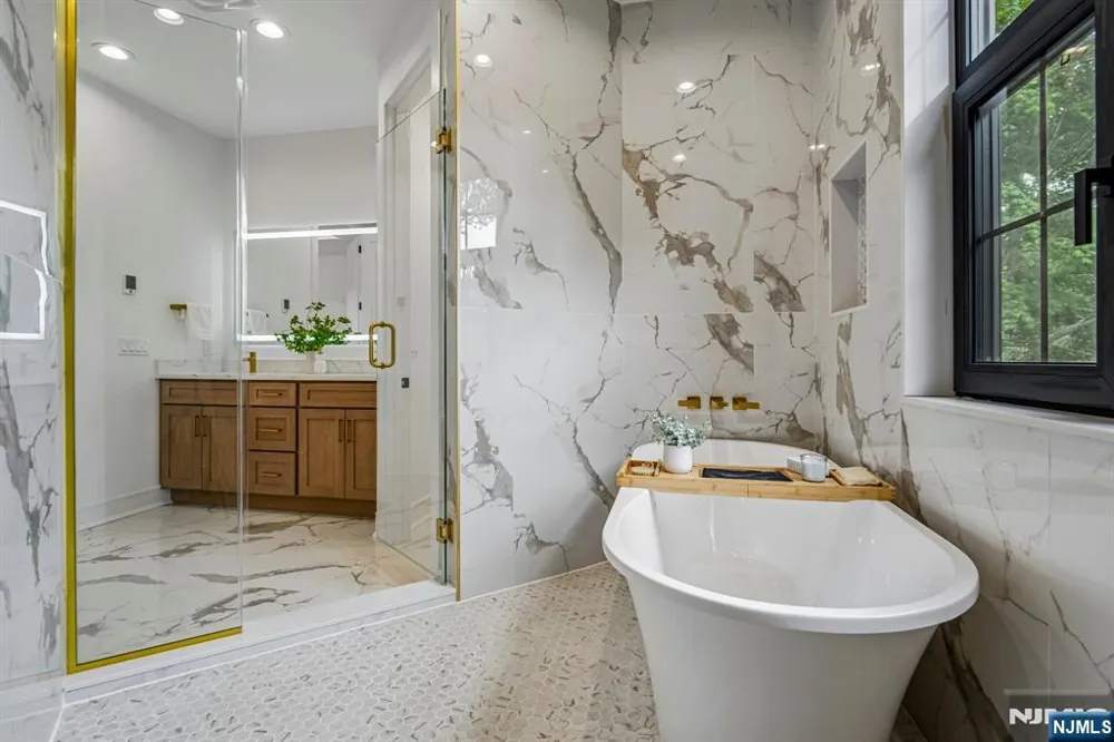 83 Falcon Road Livingston, NJ 07039