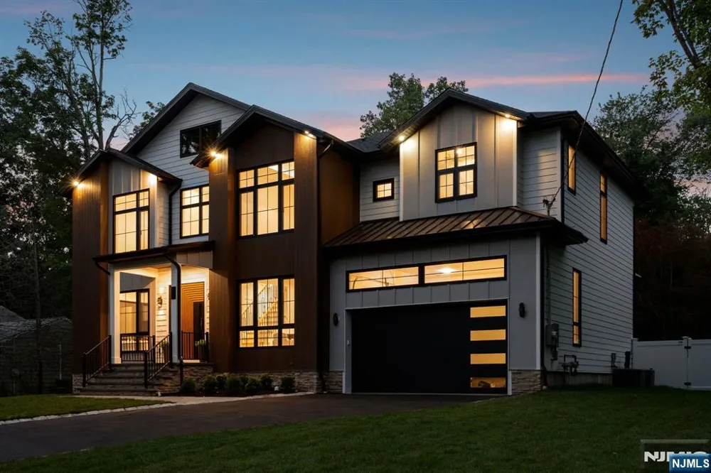 83 Falcon Road Livingston, NJ 07039