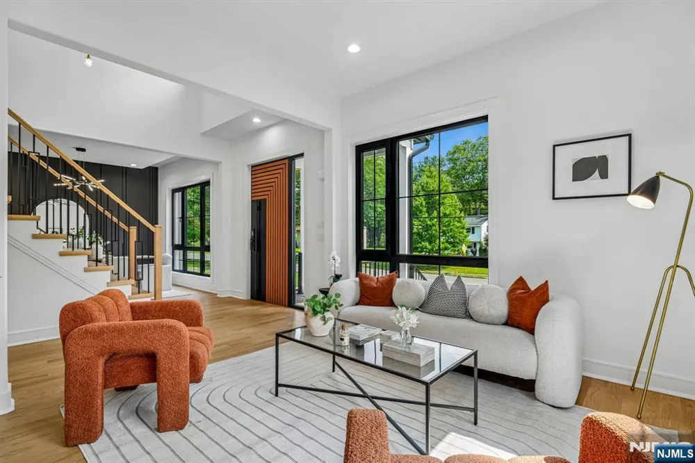 83 Falcon Road Livingston, NJ 07039