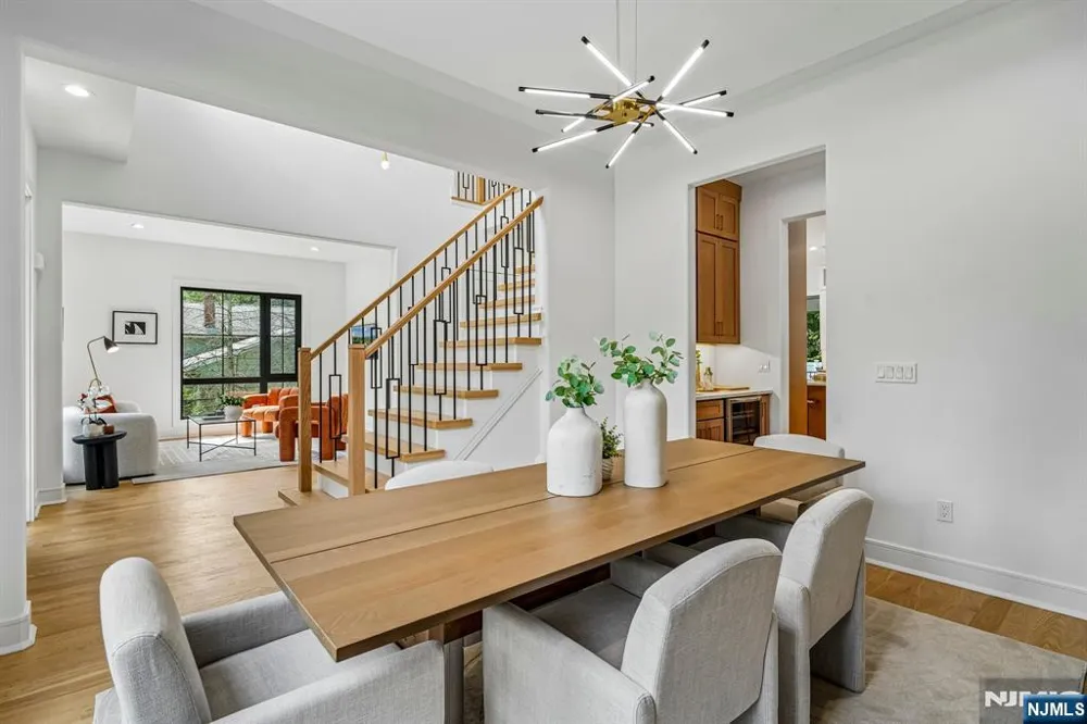 83 Falcon Road Livingston, NJ 07039