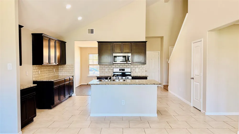 1947 Seville Mnr Manor Fresno, TX 77545