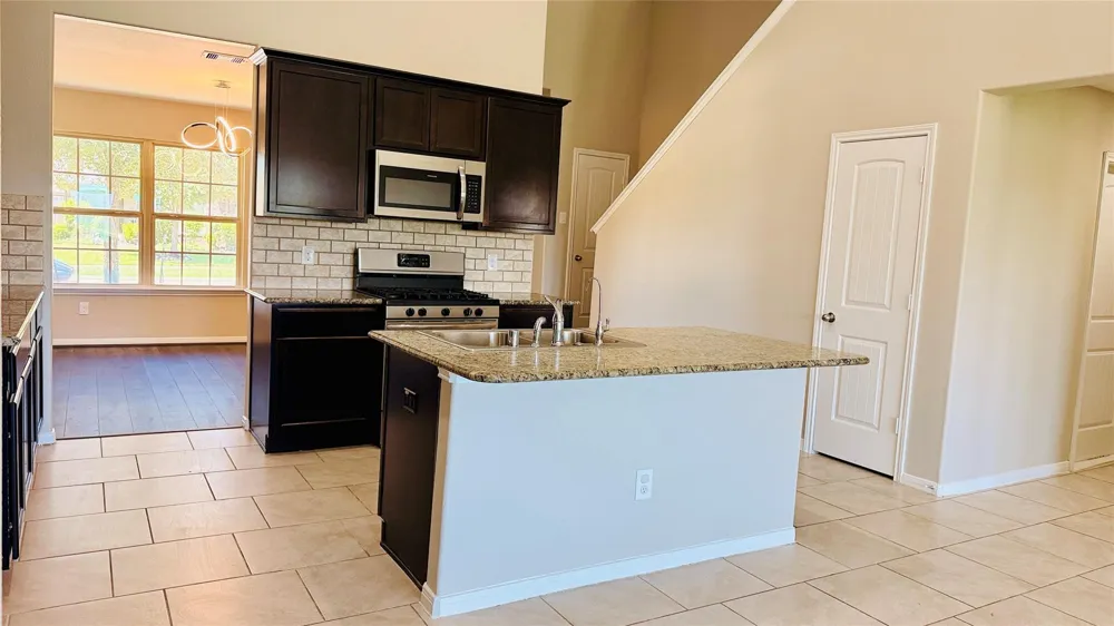 1947 Seville Mnr Manor Fresno, TX 77545