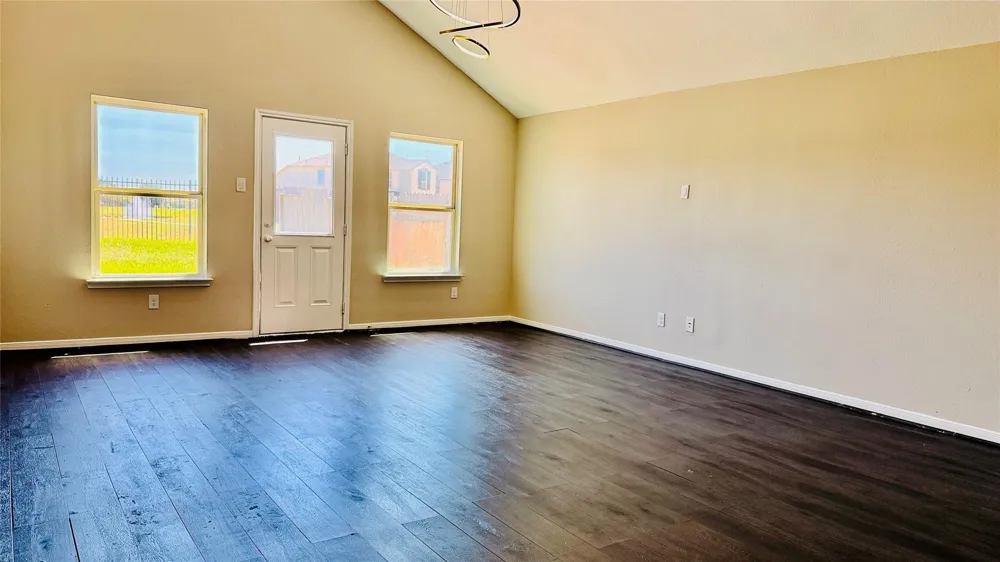 1947 Seville Mnr Manor Fresno, TX 77545