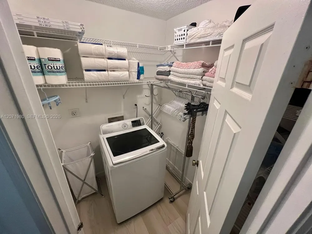 1133 NE 210th Ter Miami, FL 33179