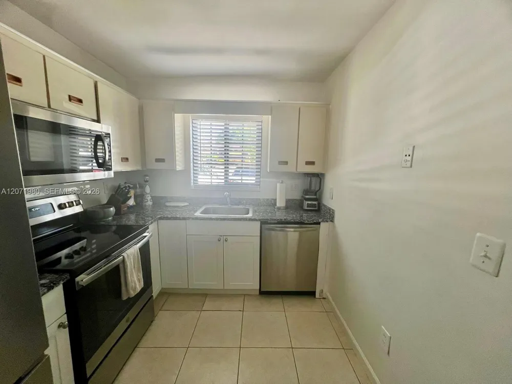 1133 NE 210th Ter Miami, FL 33179