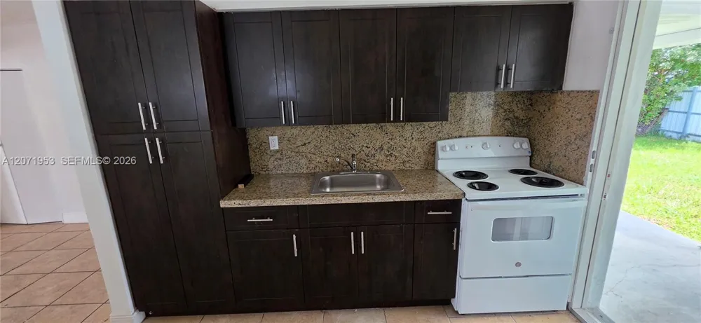 2230 Service Rd Opa-Locka, FL 33054