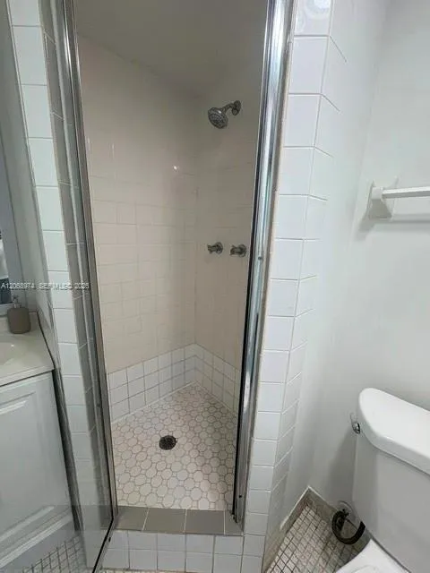 9440 Poinciana Pl #404 Davie, FL 33324