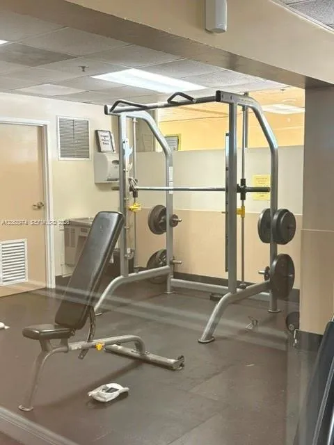 9440 Poinciana Pl #404 Davie, FL 33324