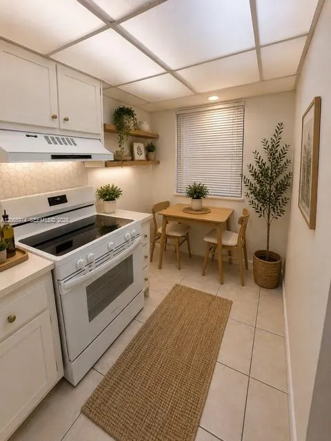 9440 Poinciana Pl #404 Davie, FL 33324