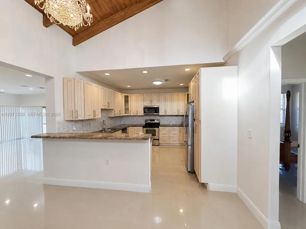 8142 Silver Palm Ct #17 Tamarac, FL 33321