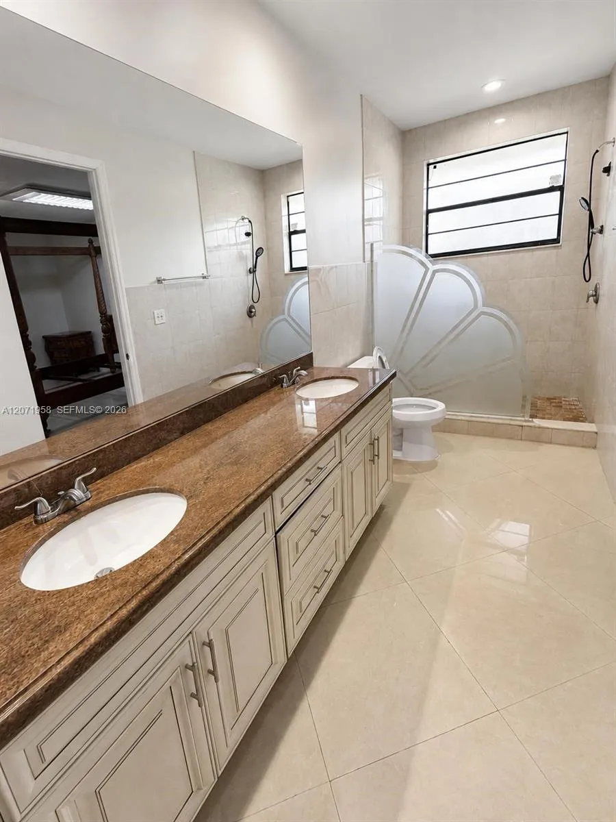 8142 Silver Palm Ct #17 Tamarac, FL 33321