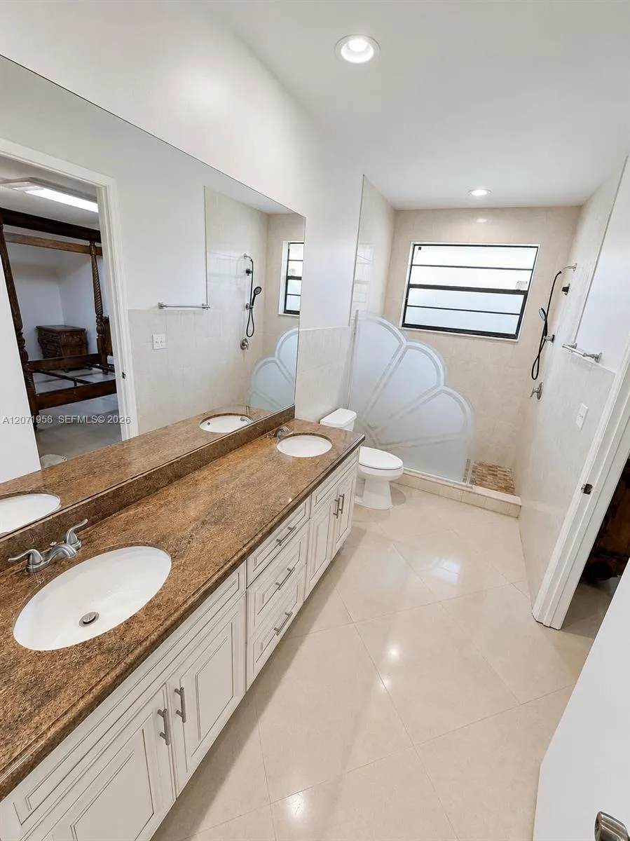 8142 Silver Palm Ct #17 Tamarac, FL 33321