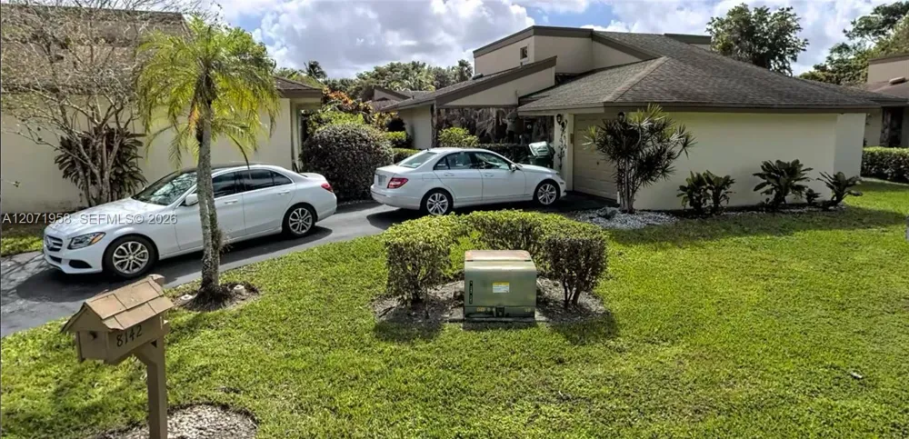 8142 Silver Palm Ct #17 Tamarac, FL 33321