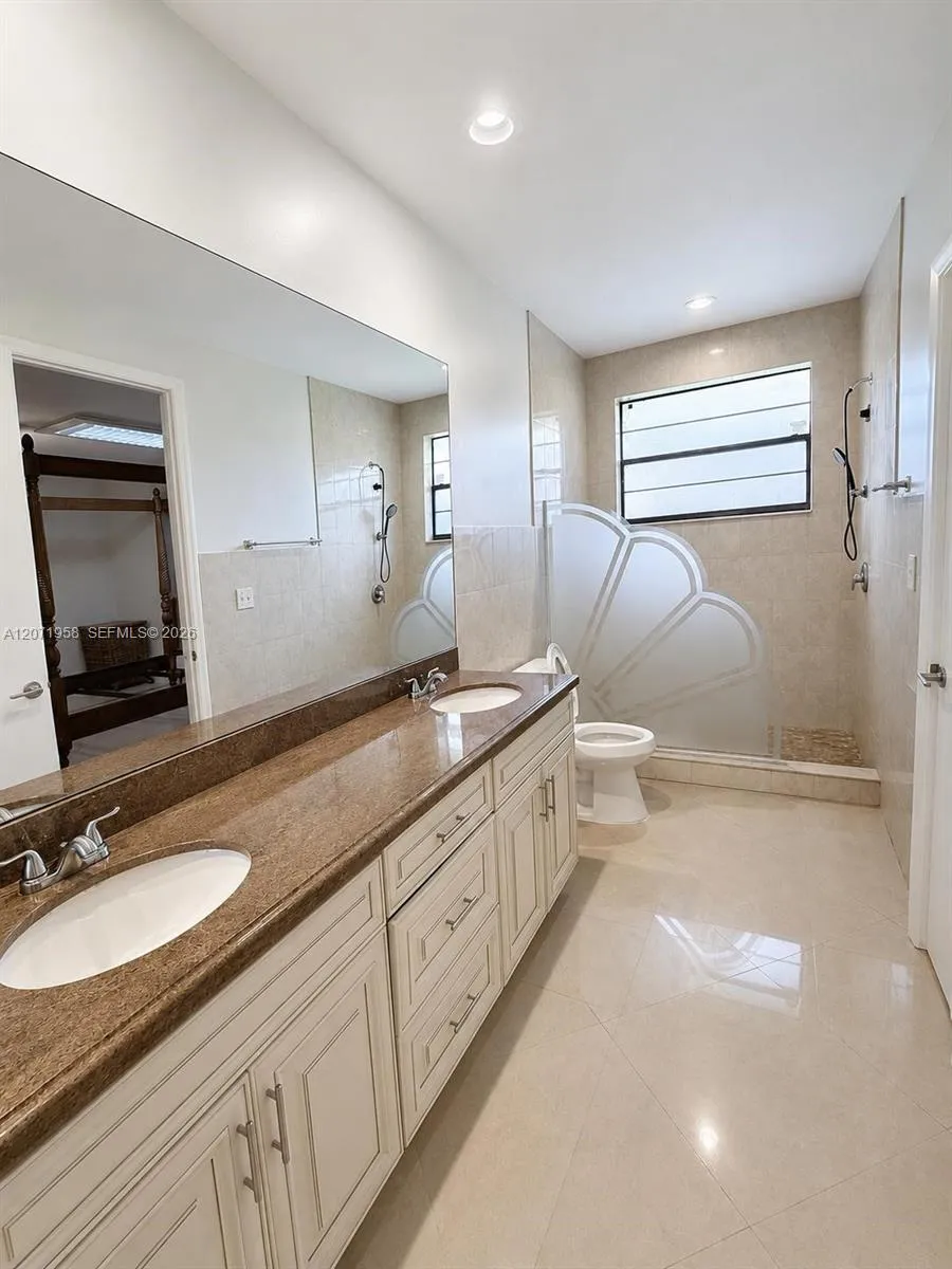 8142 Silver Palm Ct #17 Tamarac, FL 33321
