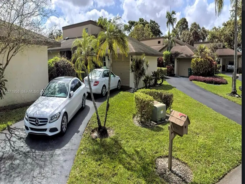 8142 Silver Palm Ct #17 Tamarac, FL 33321
