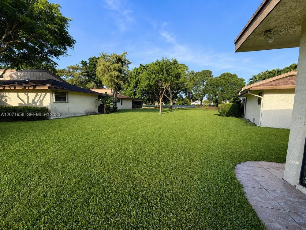 8142 Silver Palm Ct #17 Tamarac, FL 33321