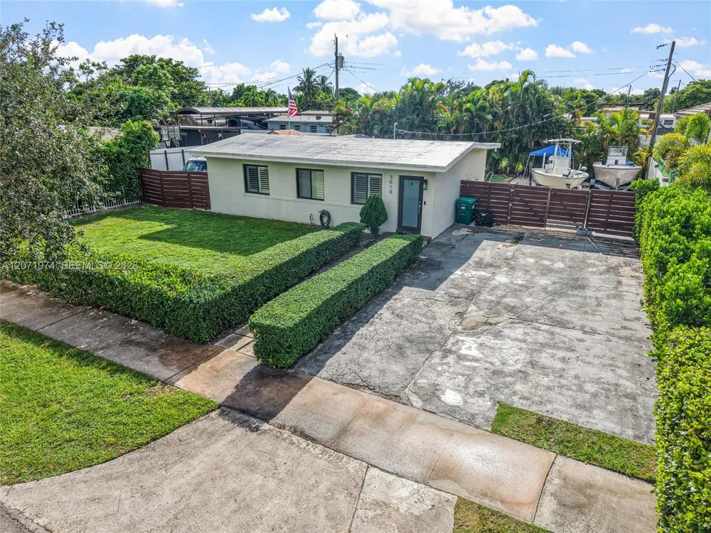 3010 SW 103rd Ave Miami, FL 33165
