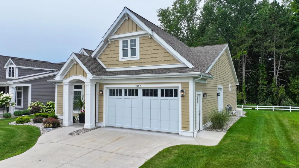 4169 Village Green Tittabawassee Township, MI 48623