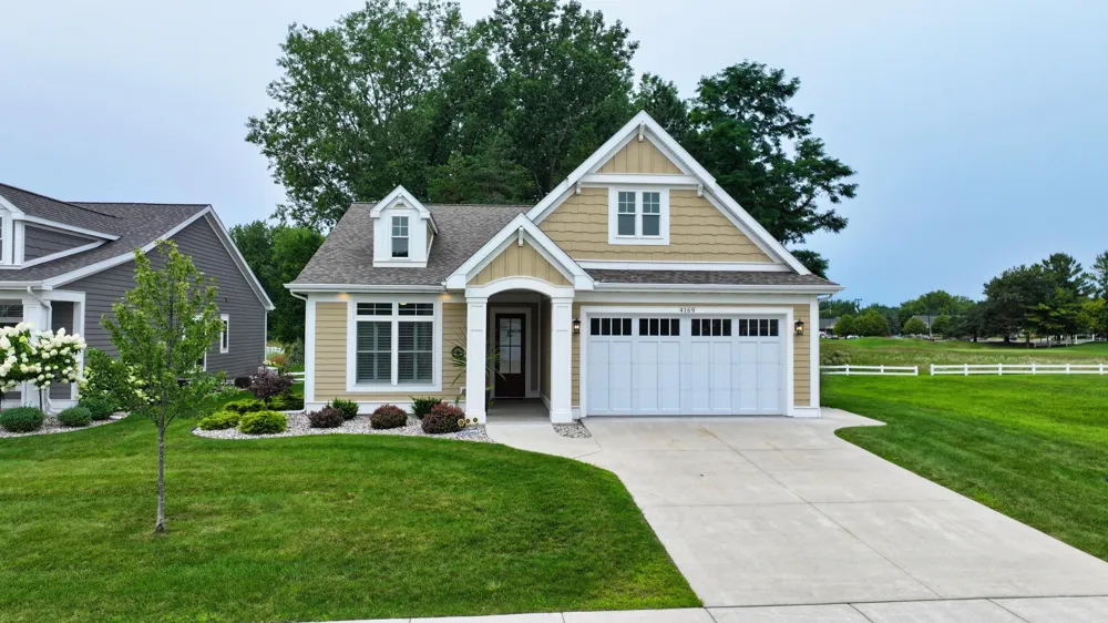 4169 Village Green Tittabawassee Township, MI 48623