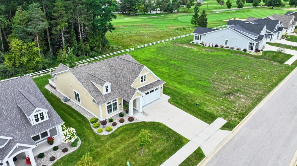 4169 Village Green Tittabawassee Township, MI 48623