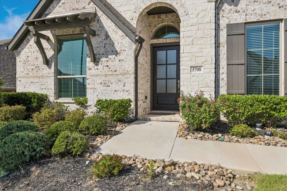 5708 Lake Jackson Drive Fort Worth, TX 76126