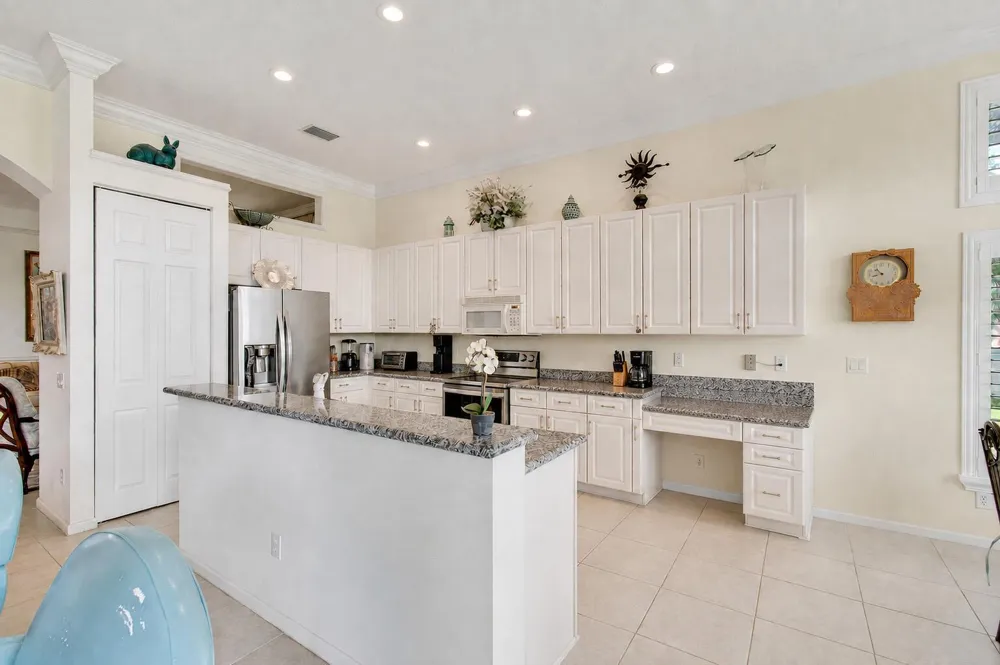 7315 Twin Falls Drive Boynton Beach, FL 33437