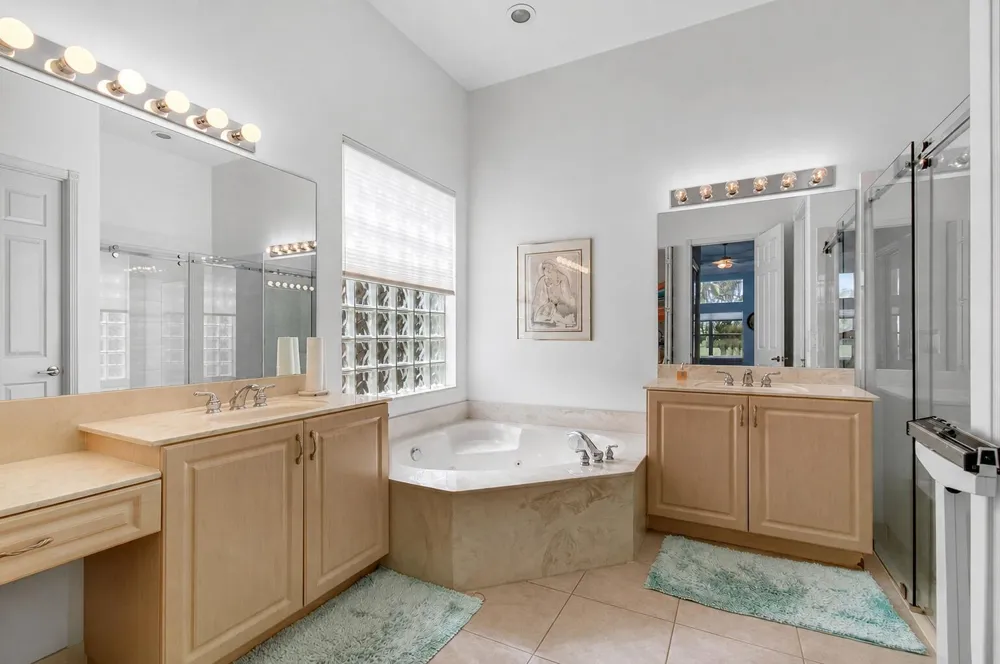 7315 Twin Falls Drive Boynton Beach, FL 33437