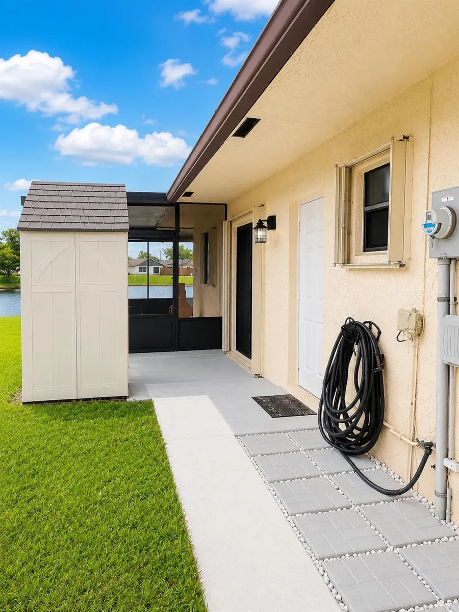 5318 Garden Hills Circle West Palm Beach, FL 33415